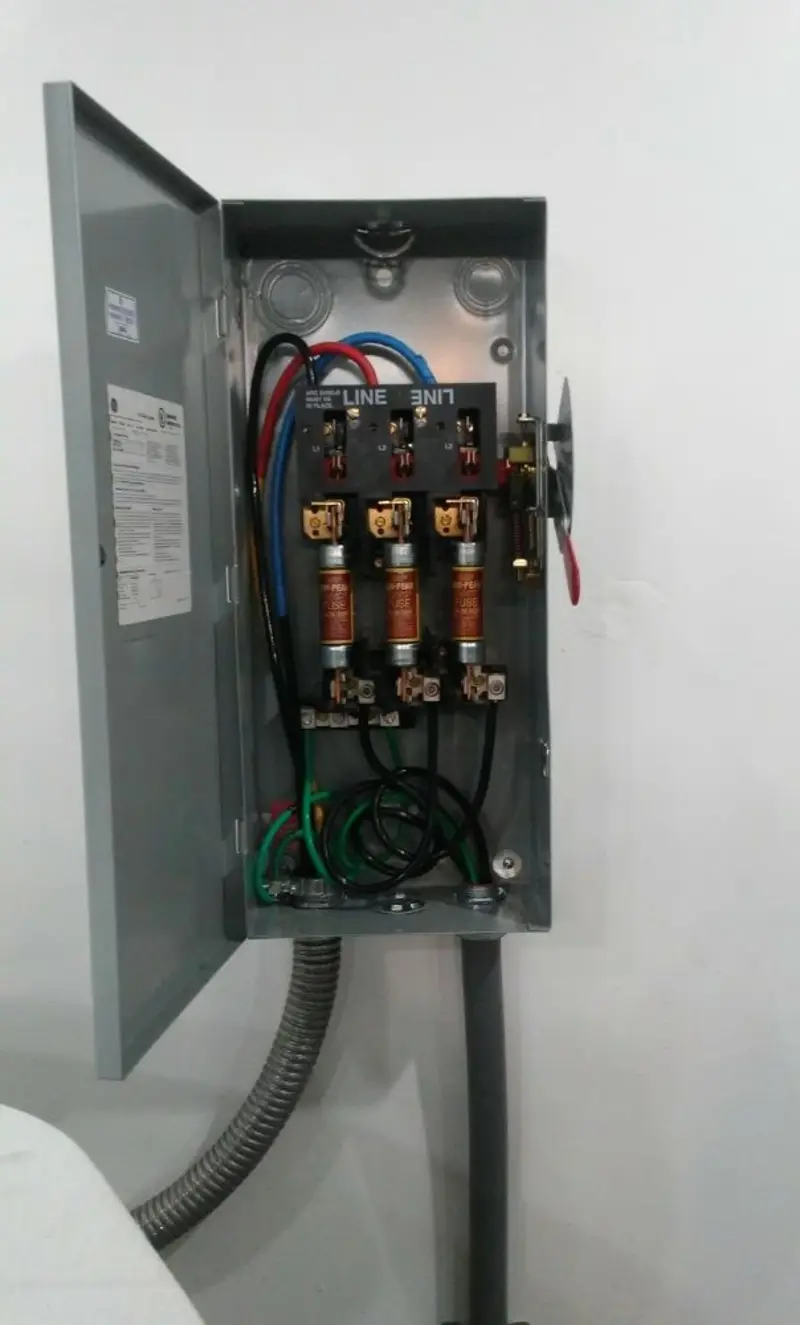 Three-phase disconnect switch installed for Smoke Detector Installation in Alum Rock